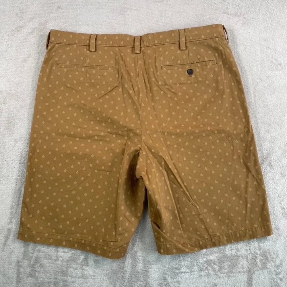 Banana Republic Emerson Chino Shorts in Brown Neutral Print Men 38 Casual Preppy